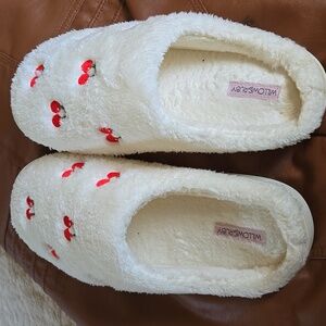 Women slippers